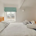 2 Copper Kettle Apartment