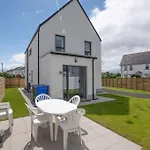 Bright And Airy 3 Bedroom House In Portstewart