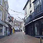 Medina By The Solent