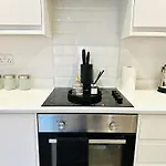 Spacious 2 Bedroom Apartment In Margate