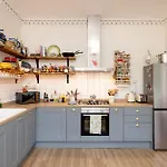 Inspiring 2-Bedroom Edinburgh Apartment
