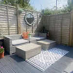 Willow Nook, Near Saundersfoot And Tenby