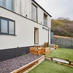 Host & Stay - Watch House