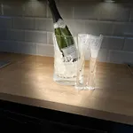 No1,Luxury 1 Bed Apartment