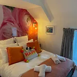 Stunning Cottage Near Porthleven
