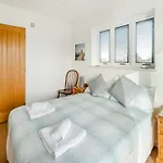 Fair Isle Holiday Cottages - Fastnet