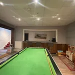 Oakwell Hotel