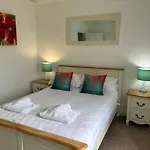 Sunrise Cottage With On-Site Swimming And Sauna
