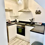 Stylish Flat In Heart Of Portishead