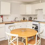Kres Cottage