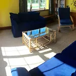 Rural Country Cottage In Calbourne