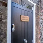 Host & Stay - St James' Studio