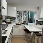 Aremo Room 1