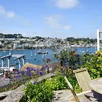 3 Bed In Polruan Pc009