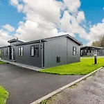 4 Bed In Tenby 89852