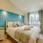 4 Bed In Tenby 89852