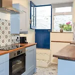 2 Bed In Polruan Pc021