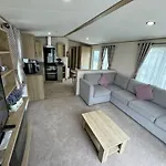 Golden Palm Resort - The Blenheim Retreat - Coastal Caravan Breaks