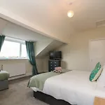 Wellington Lodge