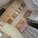Caravan 8 Birth