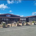 Caravan - 3 Bedrooms, Sleeps 8
