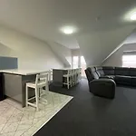 Ryan I Air I Bnb - 102 Mill Street - Free Parking