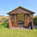 1 Bed In Bude Theno