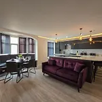Dysa Bond Apartments