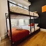 Free Parking I Beautiful 2 Bedroom Apartment Next To Brighton Beach