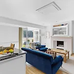Dart Marina - Luxury Apartment On Marina