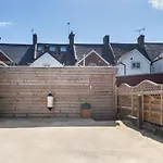 20 Princess Rd