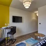 Renaissance 1 - 1 Bedroom Apartment In Southport