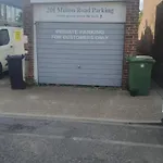 Southsea Three Bedroom Home With Hot Tub