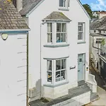 Harbour View House