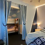 Winter Gardens Flat 4 Tower View Family Apartment