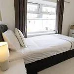 Charming House - 3 Minute'S Walk To The Beach - Free Parking, Smart Tv And Fast Wifi By Yoko Property