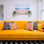 Host & Stay - Good Vibes At Buckingham