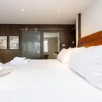 Host & Stay - Grafton Copper