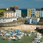 2 Bed In Tenby Fb032