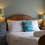 Host & Stay - The Beams At Frederick Gardens