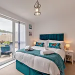 4 Bed In Westward Ho 94726