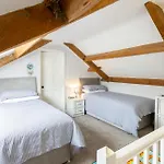 Host & Stay - Arundel Cottage