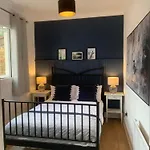 Charming 1-Bedroom Apartment In Westcliff, Close To Southend Beaches And Attractions