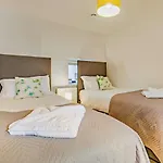 Sandy Hideaway - W4
