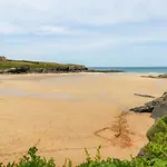 Hawker'S Cove