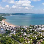 Harbour Reach - Close To Beach Parking