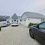 Seaside Place On Shoreham Beach With Hot Tub