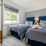 Rosen 7 Godrevy Court