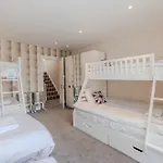 Perfect Seaside Getaway I Central Big Town House Next To Brighton Beach I First Choice For Big Group & Family Stay