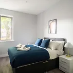 Modern 1 Bed Apartment In Waterloo Liverpool